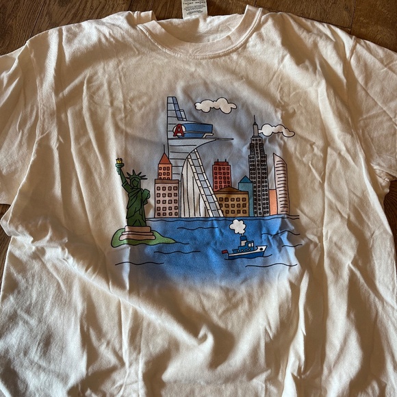 Disney Avengers shirt Mens size Large NWOT - Picture 2 of 6